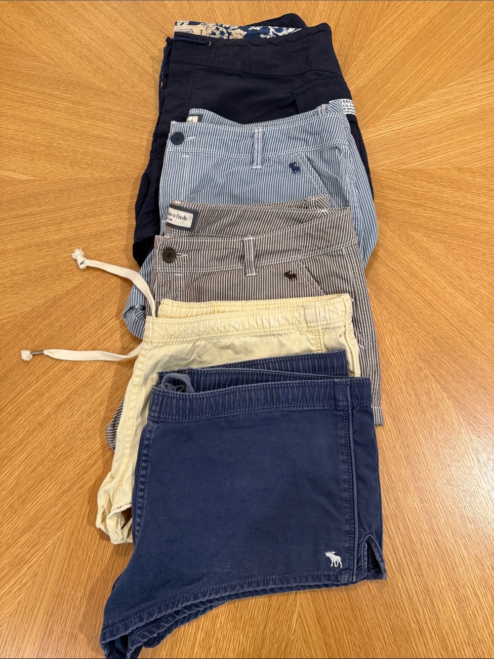 Vintage Abercrombie & Fitch Women’s Shorts - 5 pairs size medium/10